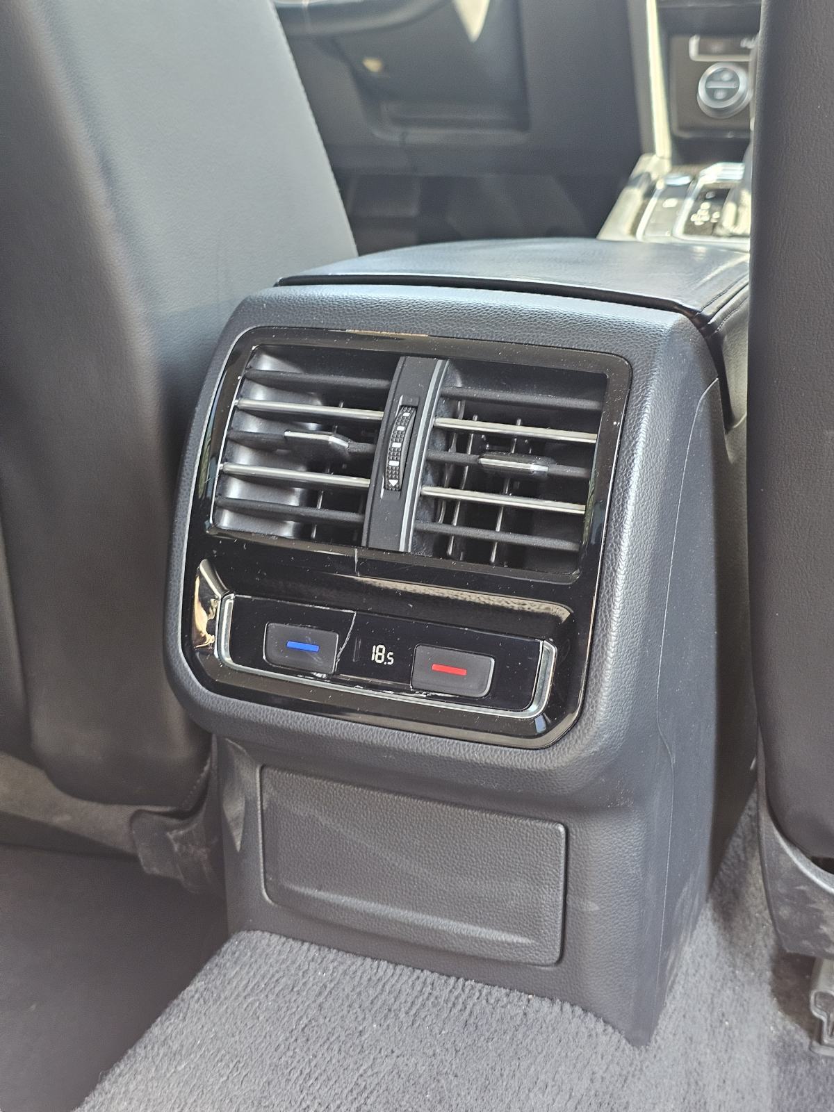 VW Passat 2,0 TDI DSG, Highline, REG. 06/2027., fotografija 19