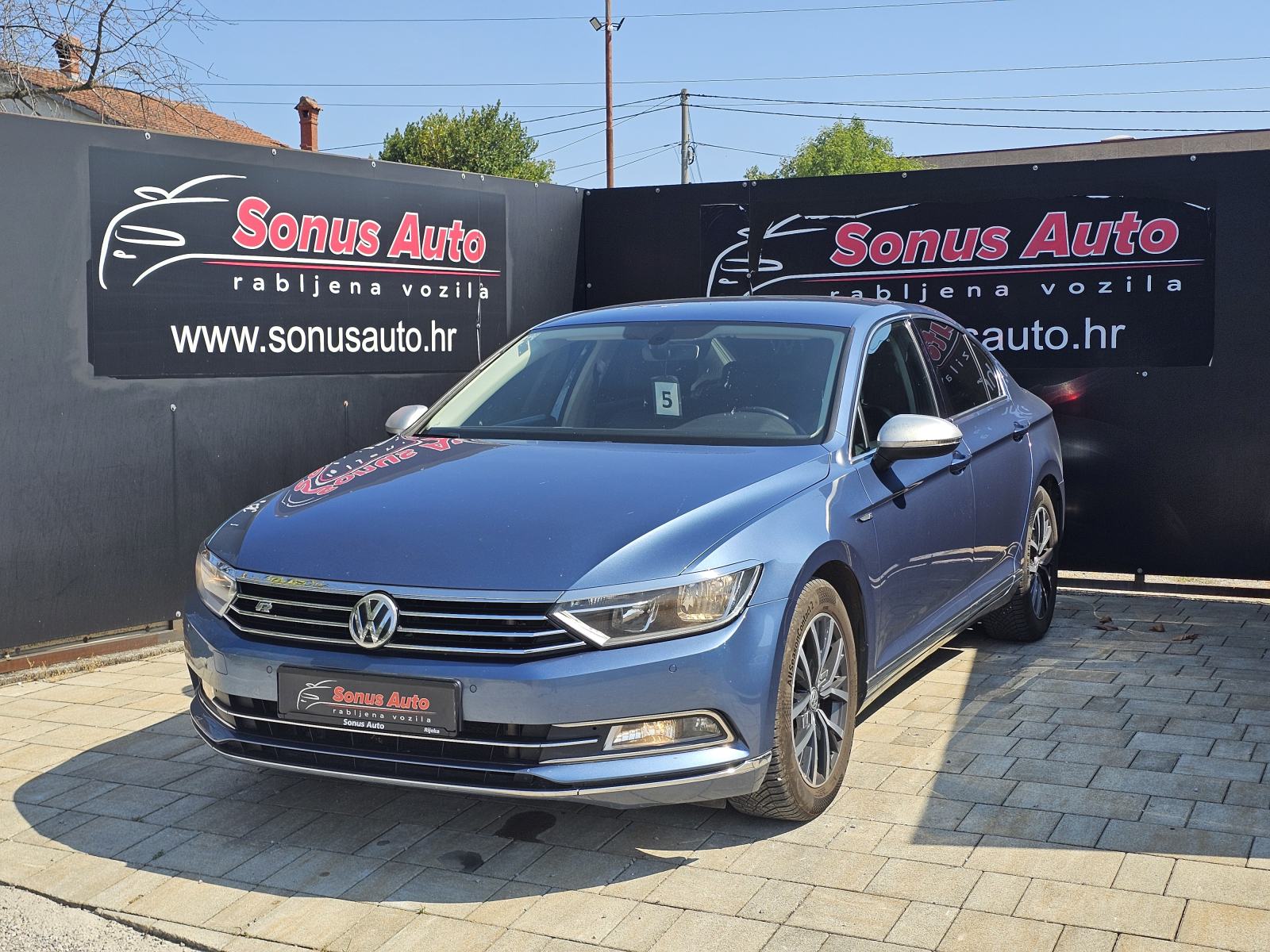 VW Passat 2,0 TDI DSG, Highline, REG. 06/2027., pogled izvana - slika 1