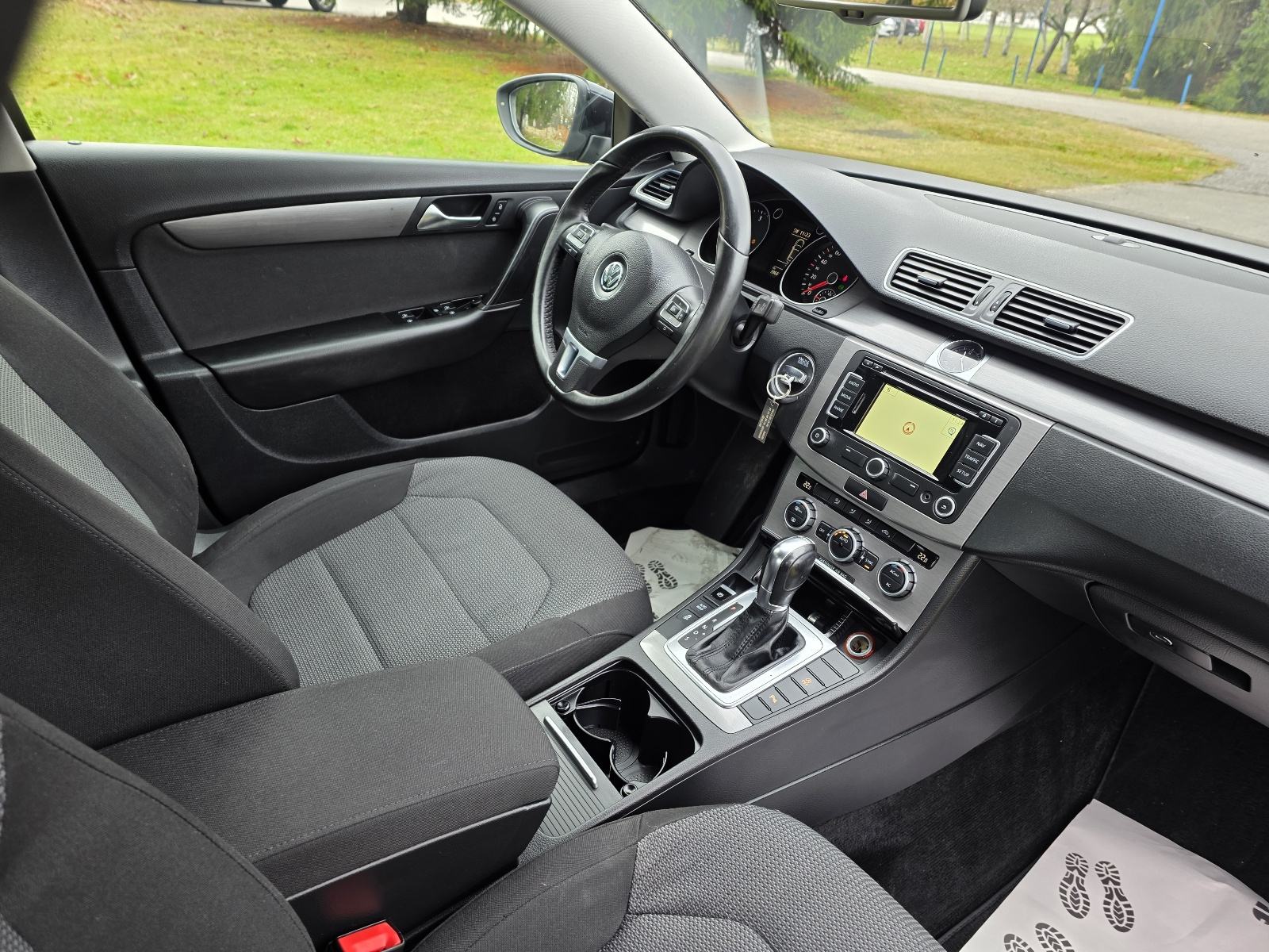 VW Passat 2,0 TDI DSG,NAVI,2XPDC JAMSTVO VELIKI SERVIS NAPRAVLJEN, fotografija 6