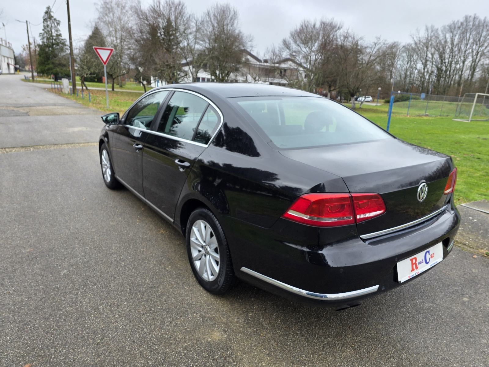 VW Passat 2,0 TDI DSG,NAVI,2XPDC JAMSTVO VELIKI SERVIS NAPRAVLJEN, fotografija 5