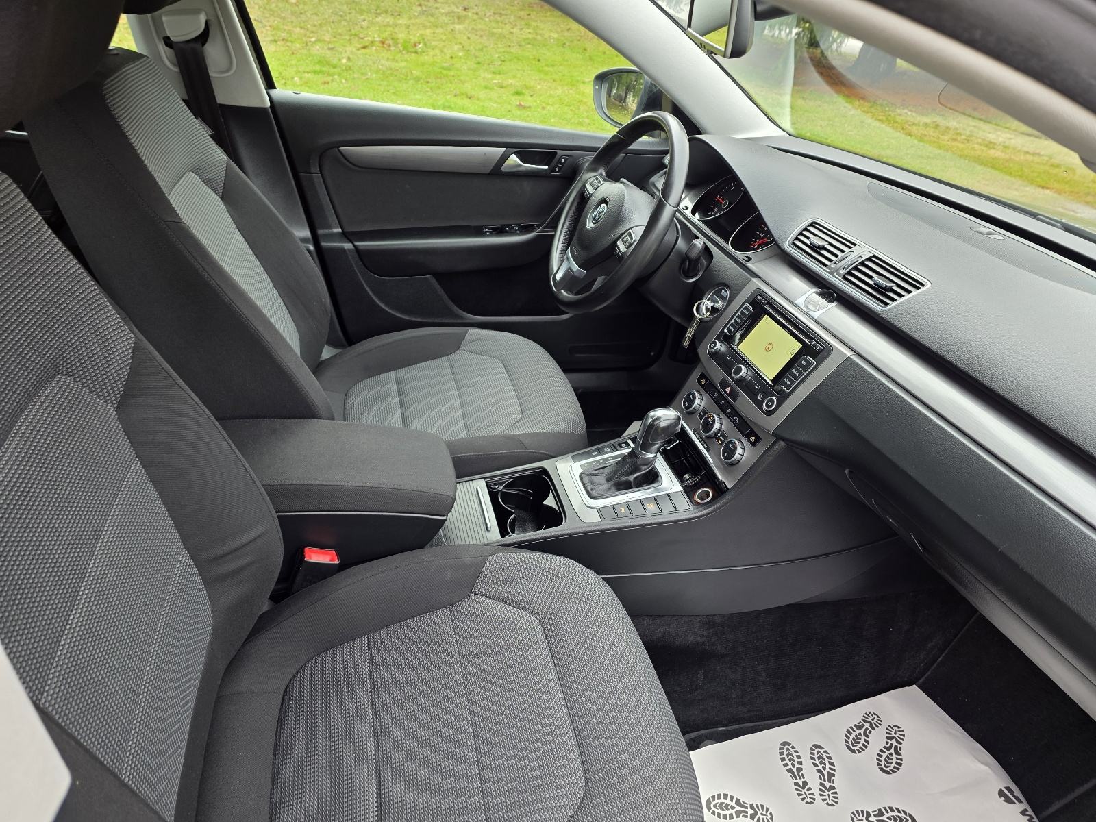 VW Passat 2,0 TDI DSG,NAVI,2XPDC JAMSTVO VELIKI SERVIS NAPRAVLJEN, fotografija 7
