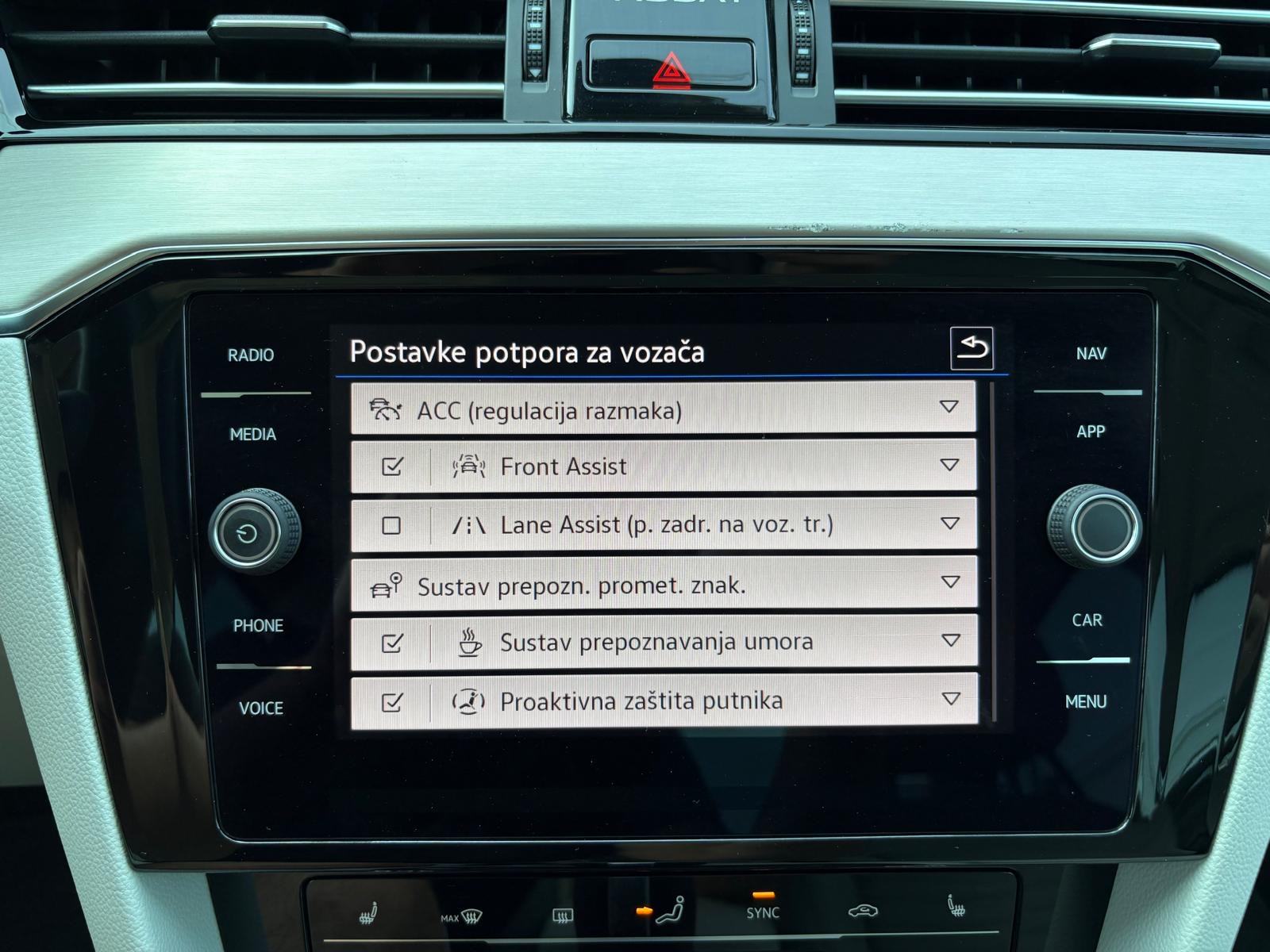 VW Passat 2.0 TDI DSG °NAVI°ALCANTARA°JAMSTVO 12MJ°LEASING BEZ UČEŠĆA°, fotografija 16