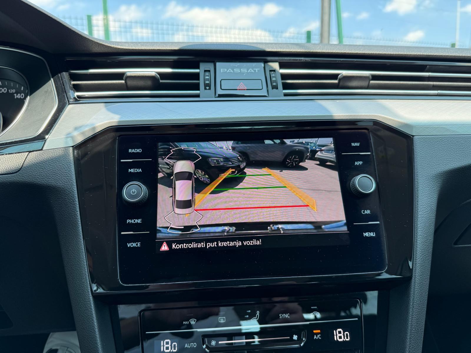 VW Passat 2,0 TDI DSG °NAVI°KAMERA°ADAPTIVNI TEMP.°LEASING BEZ UČEŠĆA°, fotografija 16