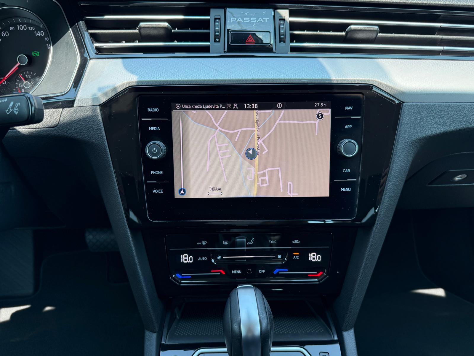 VW Passat 2,0 TDI DSG °NAVI°KAMERA°ADAPTIVNI TEMP.°LEASING BEZ UČEŠĆA°, fotografija 11