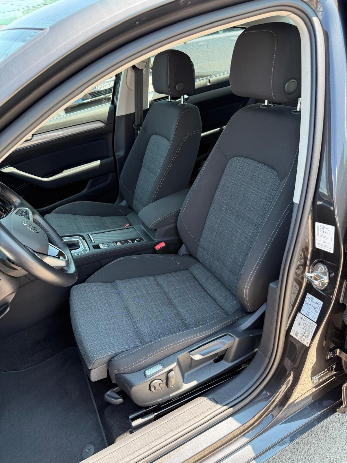 VW Passat 2,0 TDI DSG °NAVI°KAMERA°ADAPTIVNI TEMP.°LEASING BEZ UČEŠĆA°, fotografija 13