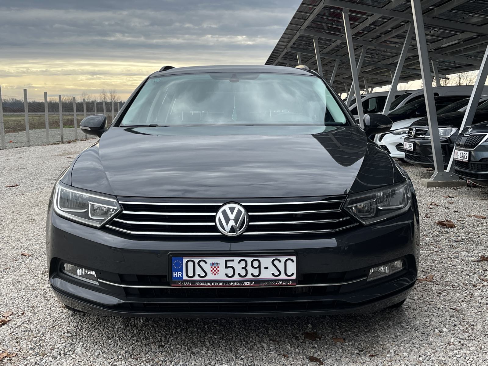 VW Passat 2,0 TDI DSG - NAVI,2xPDC,FRONT ASSIST, REG. 07/2026, fotografija 3