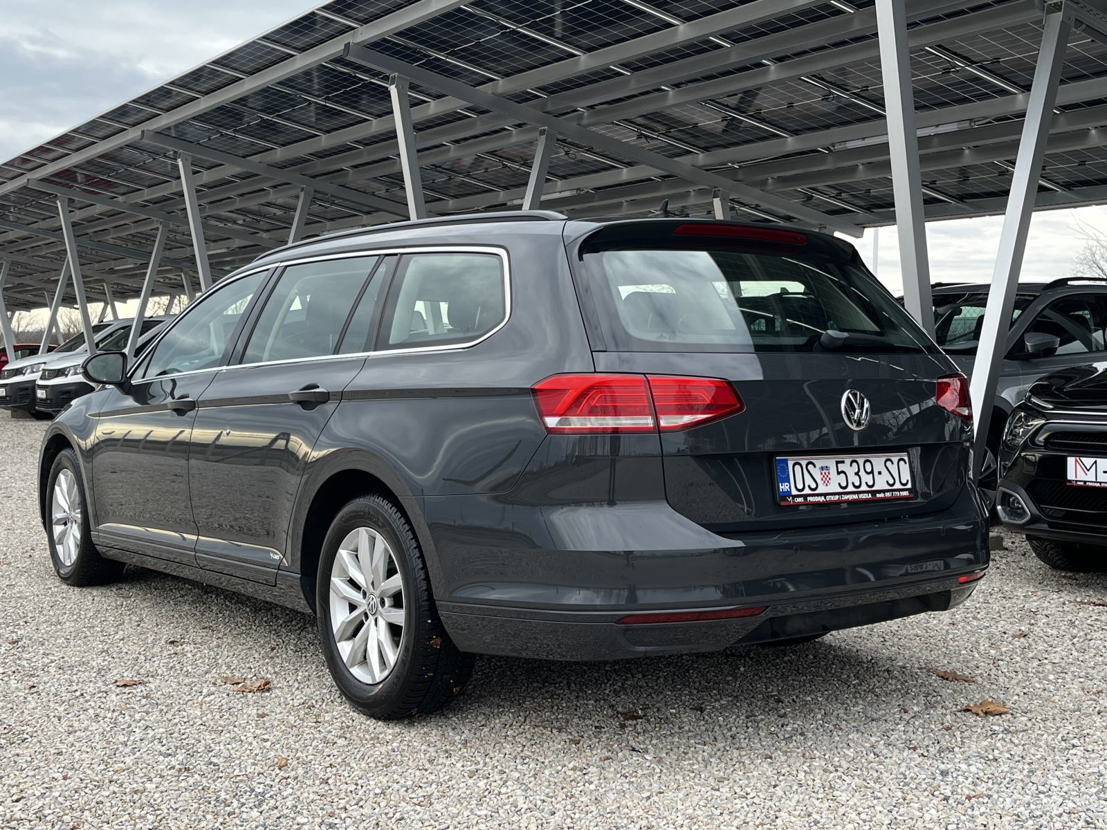 VW Passat 2,0 TDI DSG - NAVI,2xPDC,FRONT ASSIST, REG. 07/2026, fotografija 5