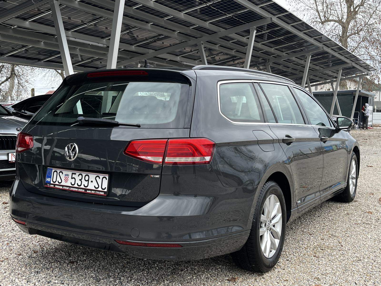 VW Passat 2,0 TDI DSG - NAVI,2xPDC,FRONT ASSIST, REG. 07/2026, fotografija 6