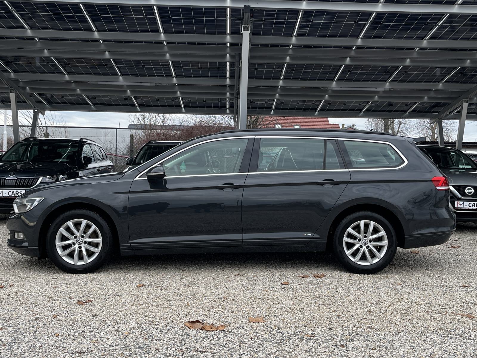 VW Passat 2,0 TDI DSG - NAVI,2xPDC,FRONT ASSIST, REG. 07/2026, fotografija 7
