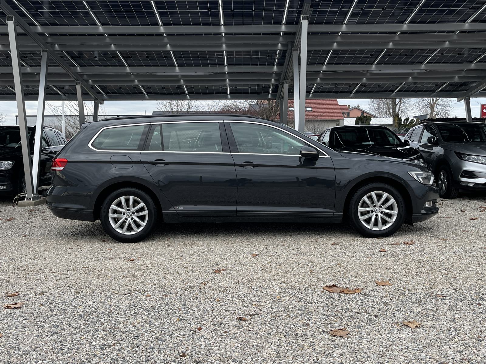 VW Passat 2,0 TDI DSG - NAVI,2xPDC,FRONT ASSIST, REG. 07/2026, fotografija 8