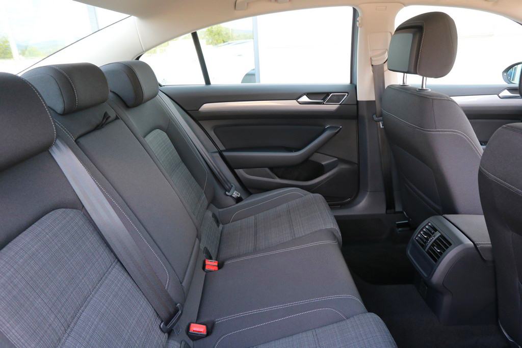 VW Passat 2.0 TDI DSG-Tiptronik Business Line -LED- -FACELIFT-, fotografija 8