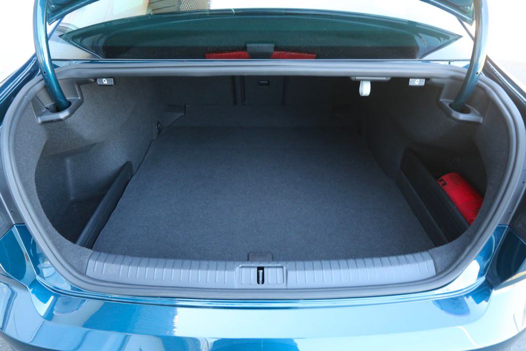 VW Passat 2.0 TDI DSG-Tiptronik ELEGANCE -LED- 150 KS -FACELIFT-, fotografija 11
