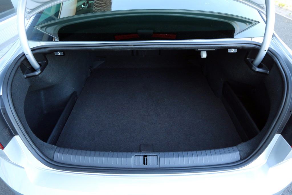 VW Passat 2.0 TDI DSG-Tiptronik R-Line VIRTUAL COCKPIT -LED- 150 KS, fotografija 10