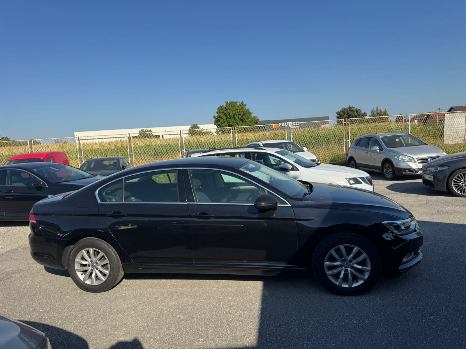 VW Passat 2,0 TDI*HR AUTO *SERVISNA *, fotografija 3