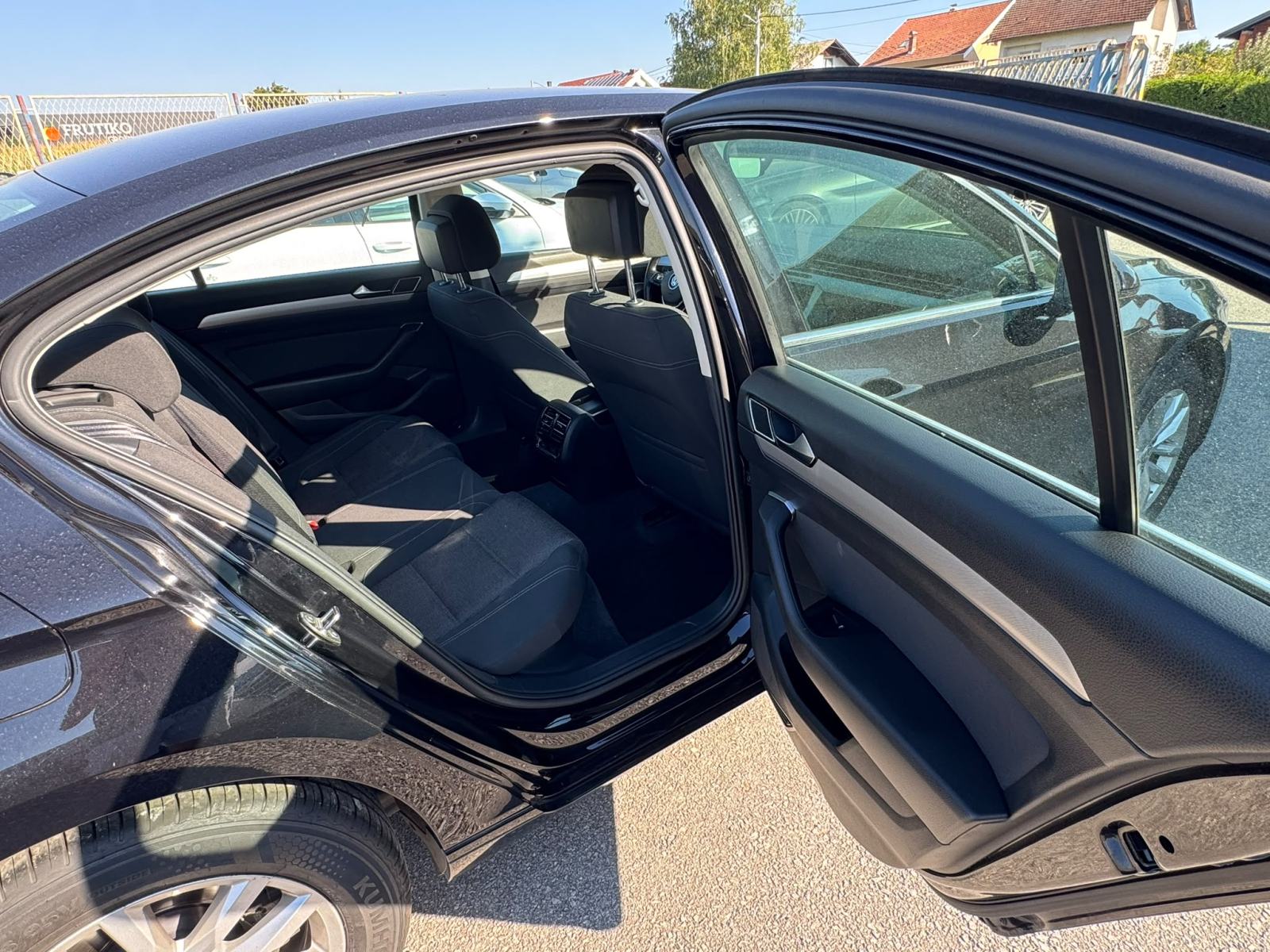 VW Passat 2,0 TDI*HR AUTO *SERVISNA *, fotografija 12