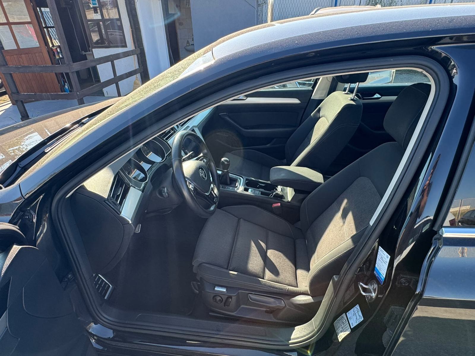 VW Passat 2,0 TDI*HR AUTO *SERVISNA *, fotografija 17