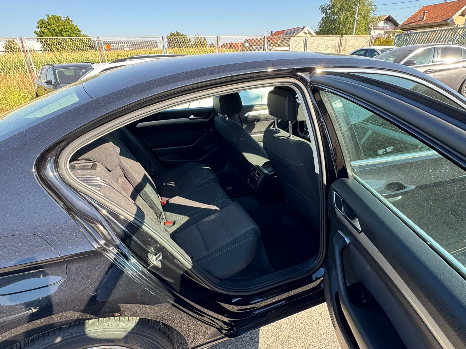VW Passat 2,0 TDI*HR AUTO *SERVISNA *, fotografija 13