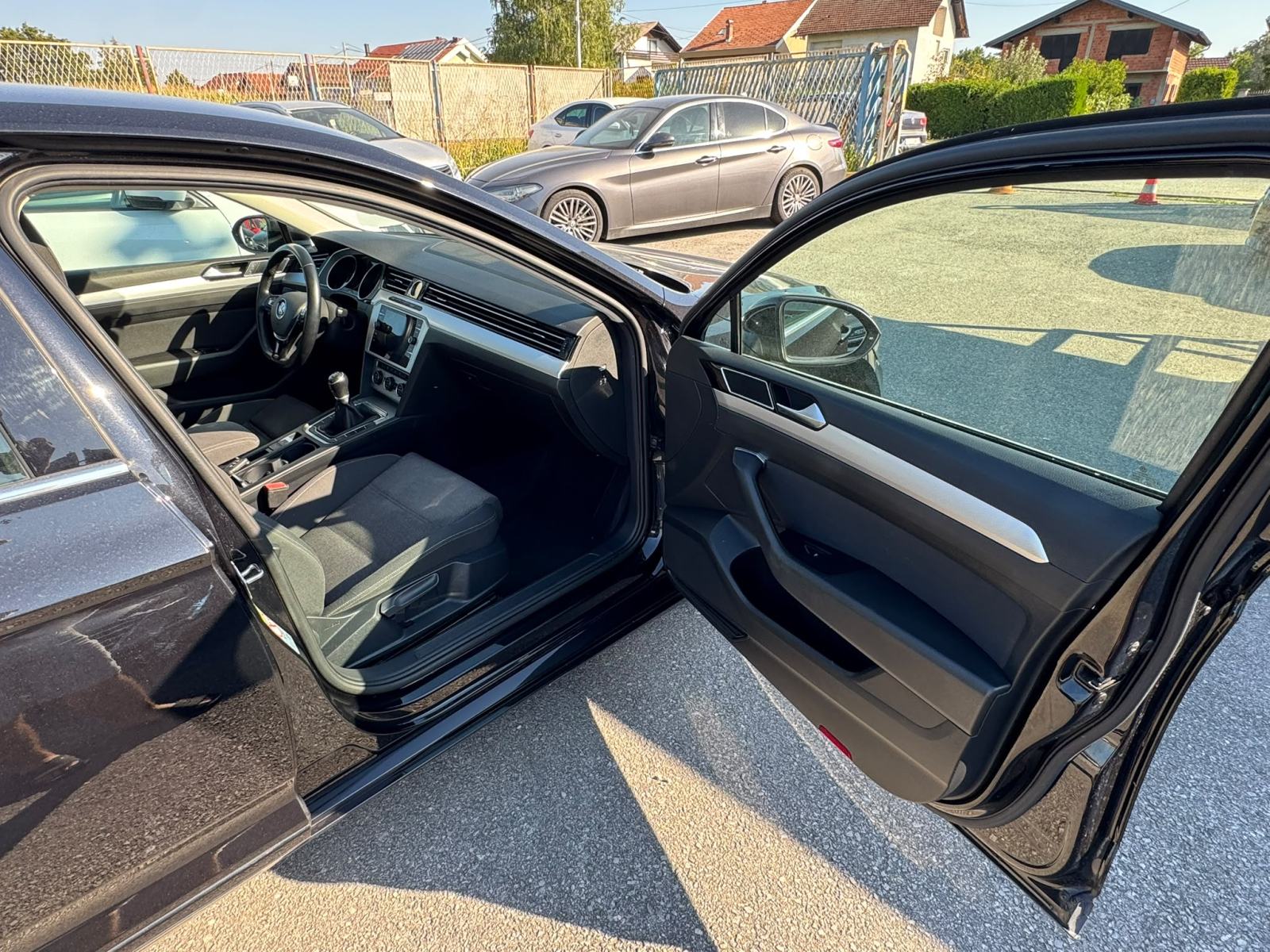 VW Passat 2,0 TDI*HR AUTO *SERVISNA *, fotografija 10