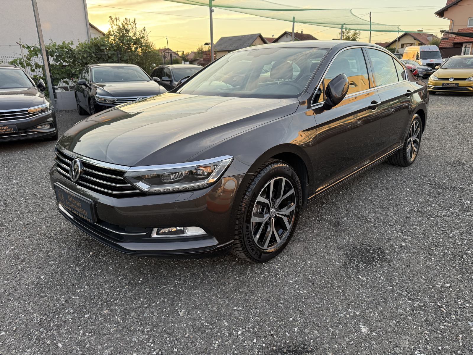 VW Passat 2,0 TDI NAVI,MATRIX,LED,ALU 17",PDC,JAMSTVO,TOP STANJE!, fotografija 4