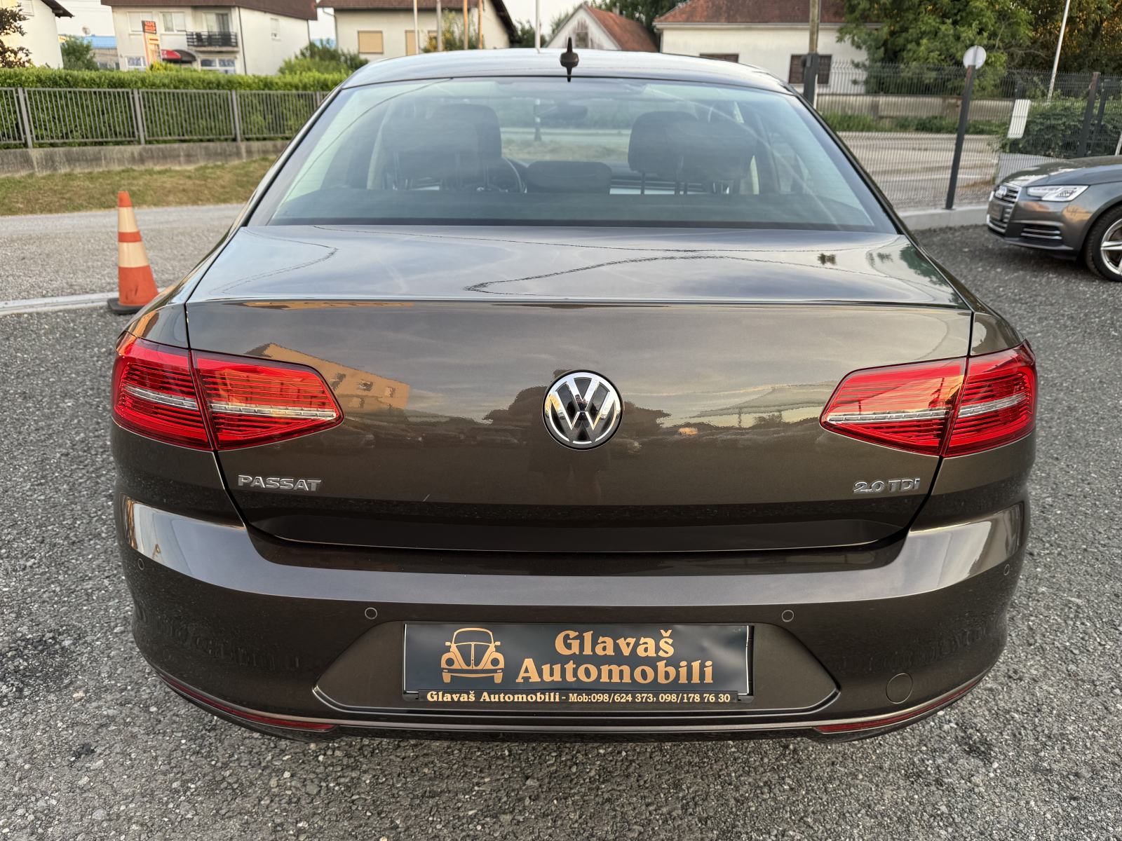 VW Passat 2,0 TDI NAVI,MATRIX,LED,ALU 17",PDC,JAMSTVO,TOP STANJE!, fotografija 7
