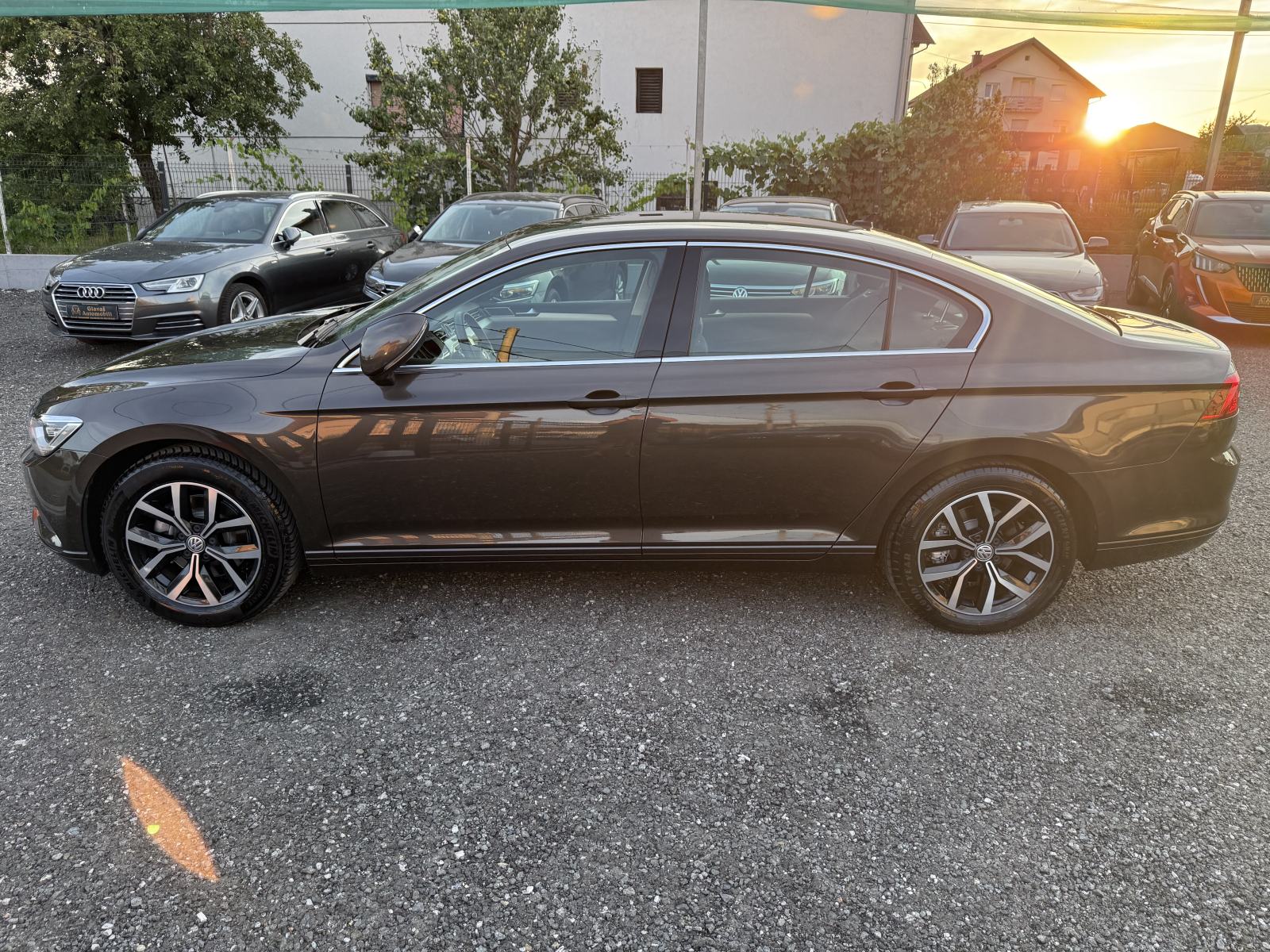 VW Passat 2,0 TDI NAVI,MATRIX,LED,ALU 17",PDC,JAMSTVO,TOP STANJE!, fotografija 5