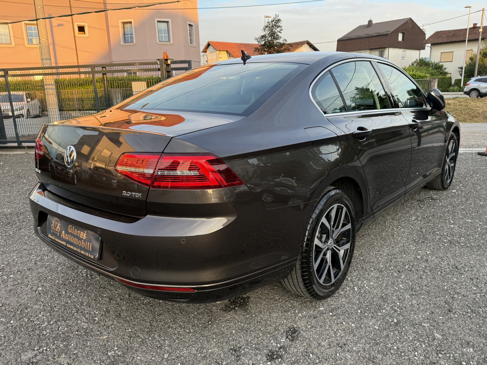 VW Passat 2,0 TDI NAVI,MATRIX,LED,ALU 17",PDC,JAMSTVO,TOP STANJE!, fotografija 8