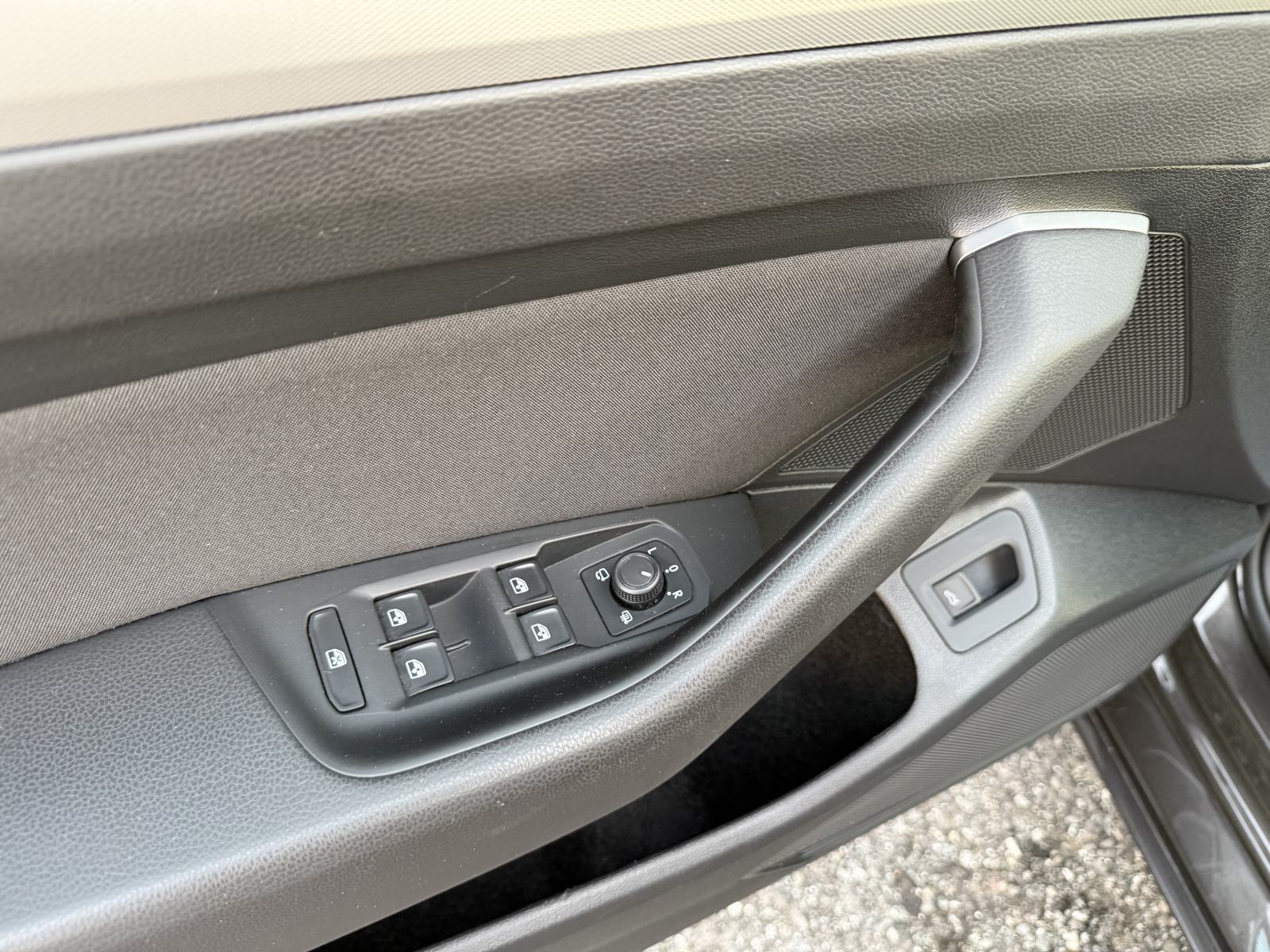 VW Passat 2,0 TDI NAVI,MATRIX,LED,ALU 17",PDC,JAMSTVO,TOP STANJE!, fotografija 10