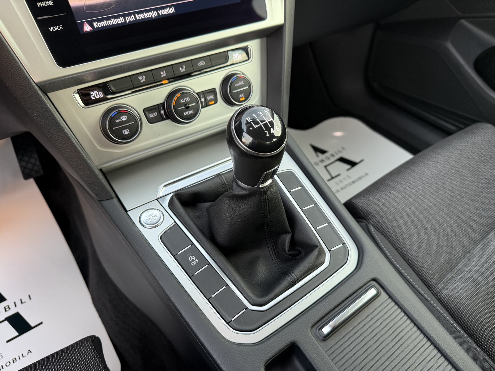 VW Passat 2,0 TDI NAVI,MATRIX,LED,ALU 17",PDC,JAMSTVO,TOP STANJE!, fotografija 16