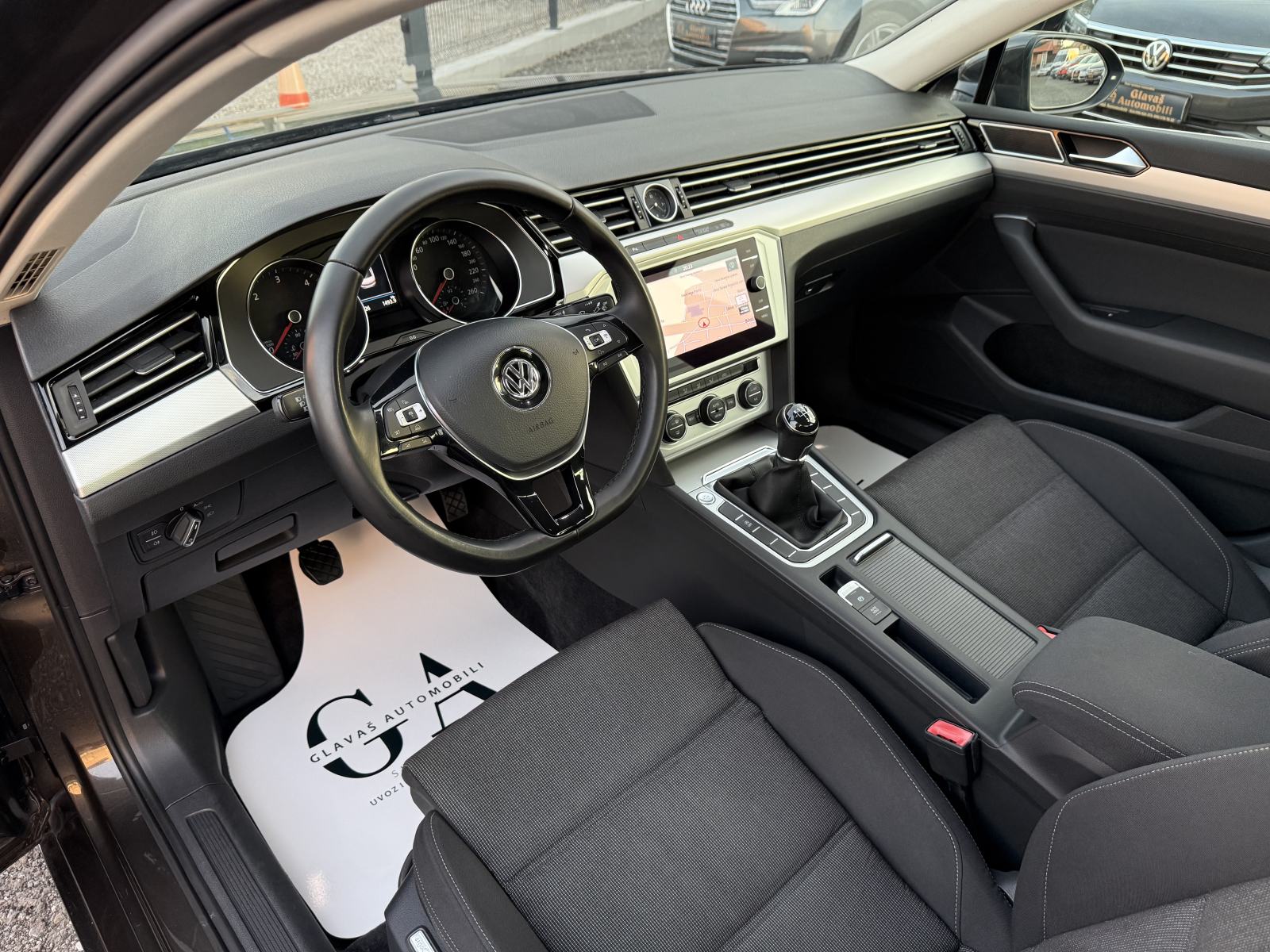 VW Passat 2,0 TDI NAVI,MATRIX,LED,ALU 17",PDC,JAMSTVO,TOP STANJE!, fotografija 12
