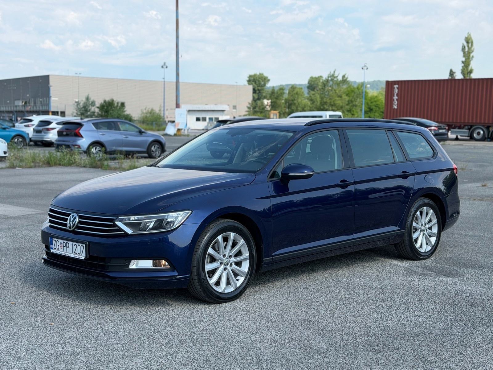 VW Passat 2.0 TDI #NAVI #PDC #ALU, fotografija 1