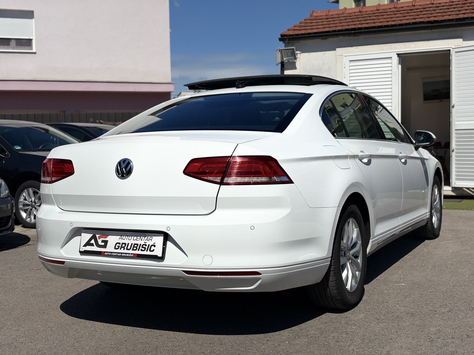 VW Passat 2,0 TDI *Panorama* *Matrix* *Veliki servis* *Jamstvo*, fotografija 14