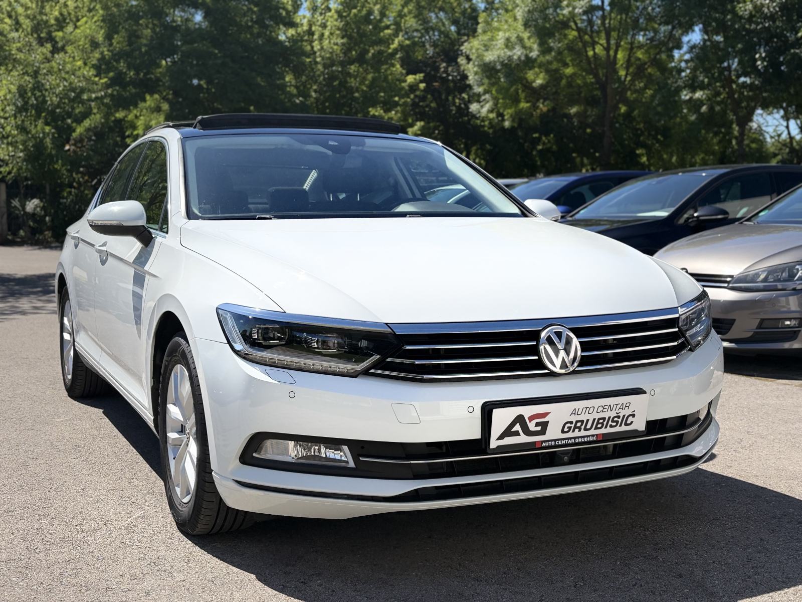 VW Passat 2,0 TDI *Panorama* *Matrix* *Veliki servis* *Jamstvo*, fotografija 15