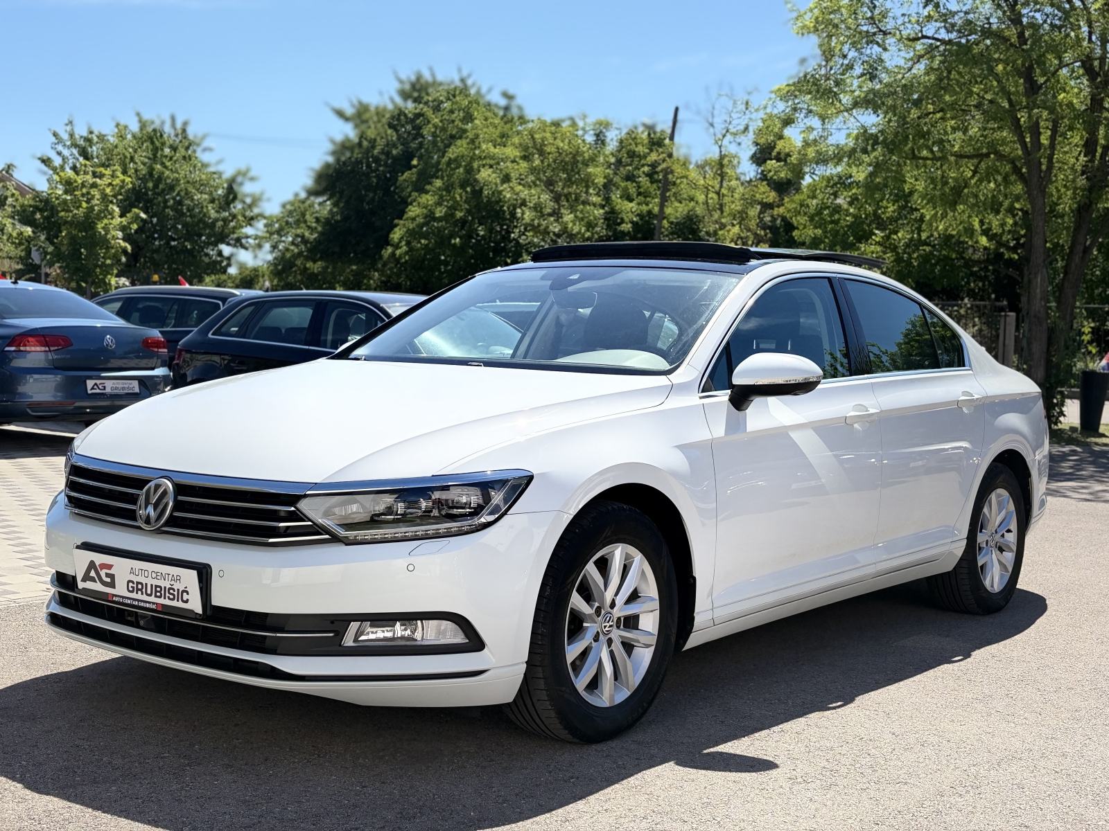 VW Passat 2,0 TDI *Panorama* *Matrix* *Veliki servis* *Jamstvo*, fotografija 5
