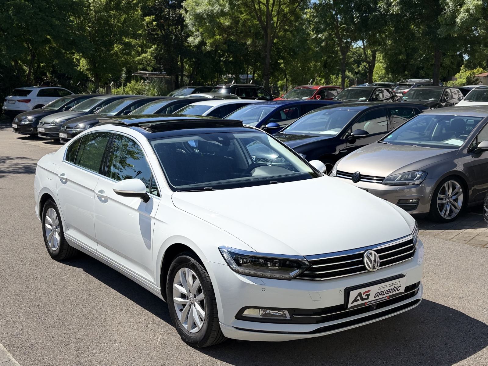 VW Passat 2,0 TDI *Panorama* *Matrix* *Veliki servis* *Jamstvo*, fotografija 4