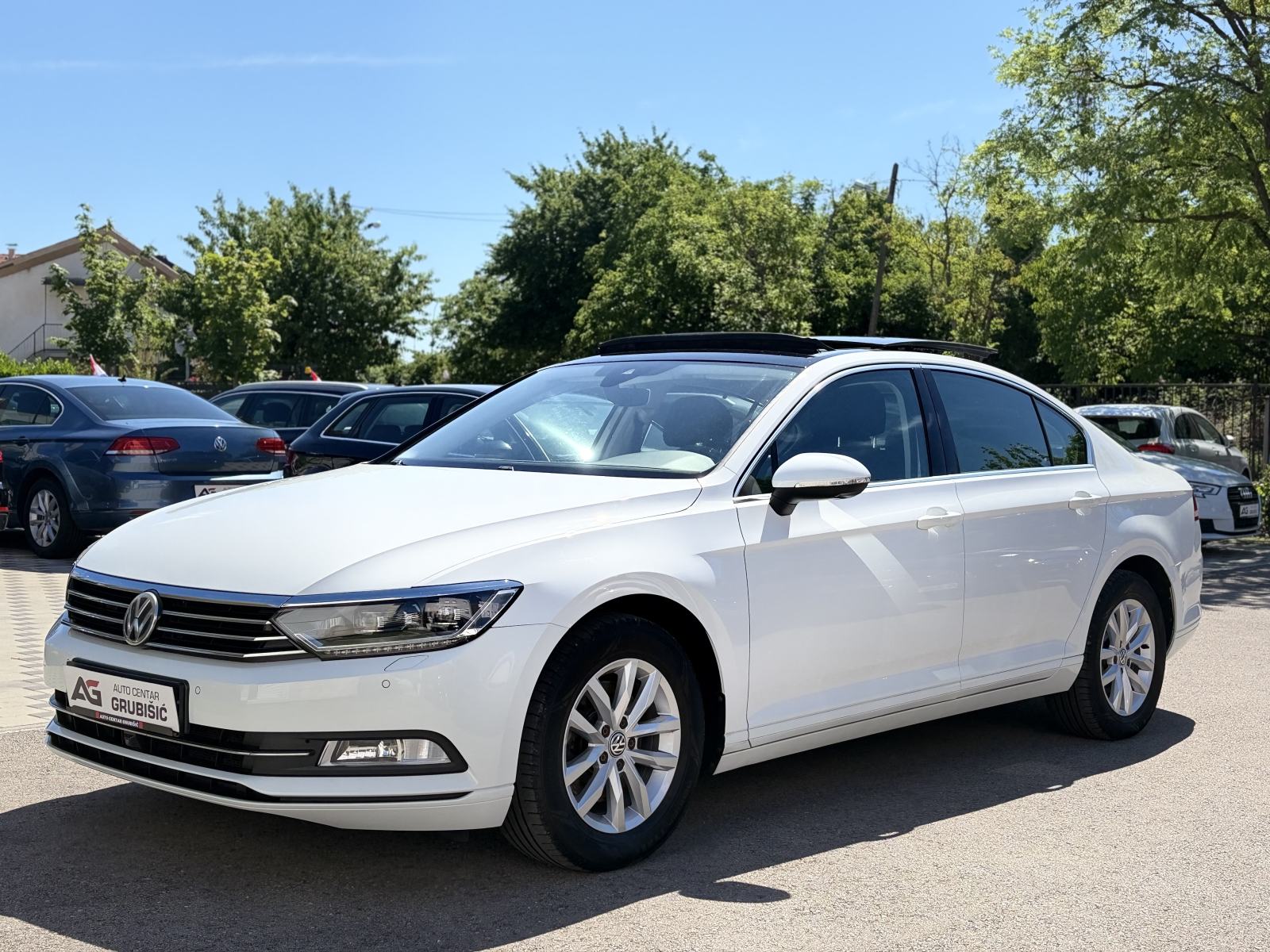 VW Passat 2,0 TDI *Panorama* *Matrix* *Veliki servis* *Jamstvo*, fotografija 11
