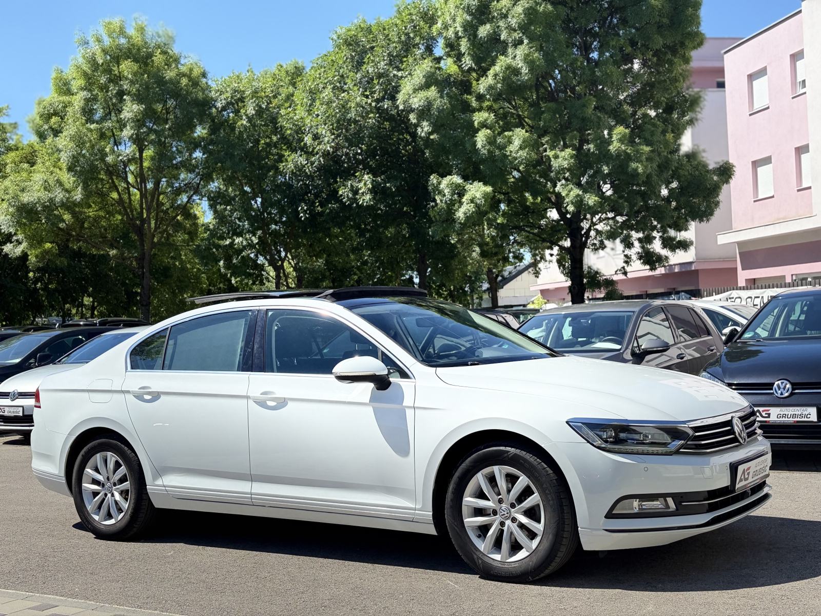 VW Passat 2,0 TDI *Panorama* *Matrix* *Veliki servis* *Jamstvo*, fotografija 10