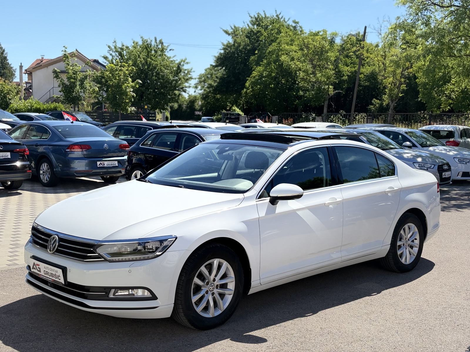 VW Passat 2,0 TDI *Panorama* *Matrix* *Veliki servis* *Jamstvo*, fotografija 7