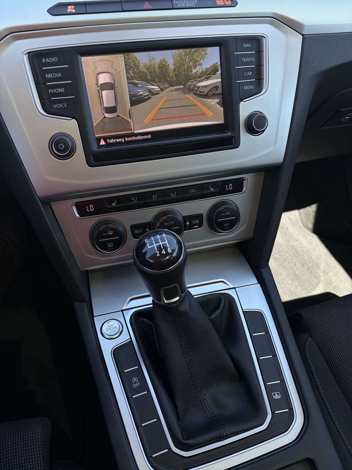 VW Passat 2,0 TDI *Panorama* *Matrix* *Veliki servis* *Jamstvo*, fotografija 16
