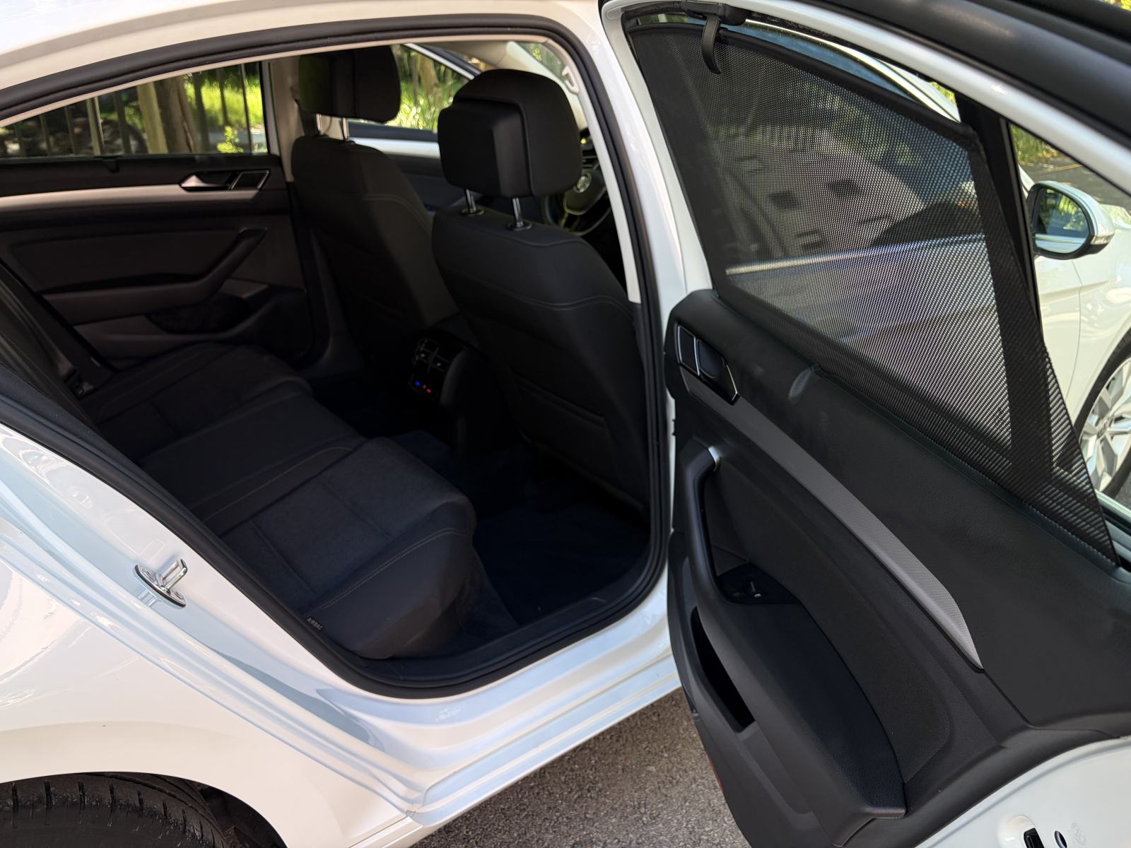 VW Passat 2,0 TDI *Panorama* *Matrix* *Veliki servis* *Jamstvo*, fotografija 20