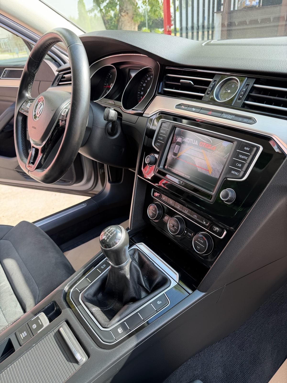 VW PASSAT 2.0 TDI,R LINE,HIGH LINE,PANORAMA,TOP STANJE!!!, fotografija 13