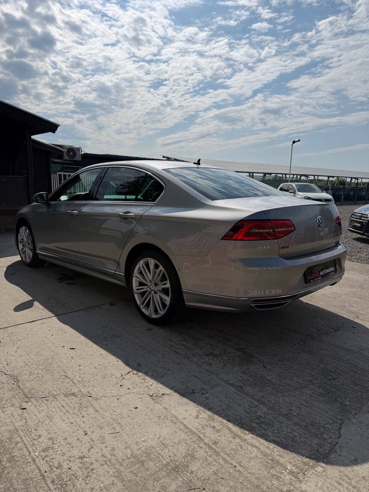 VW PASSAT 2.0 TDI,R LINE,HIGH LINE,PANORAMA,TOP STANJE!!!, fotografija 6
