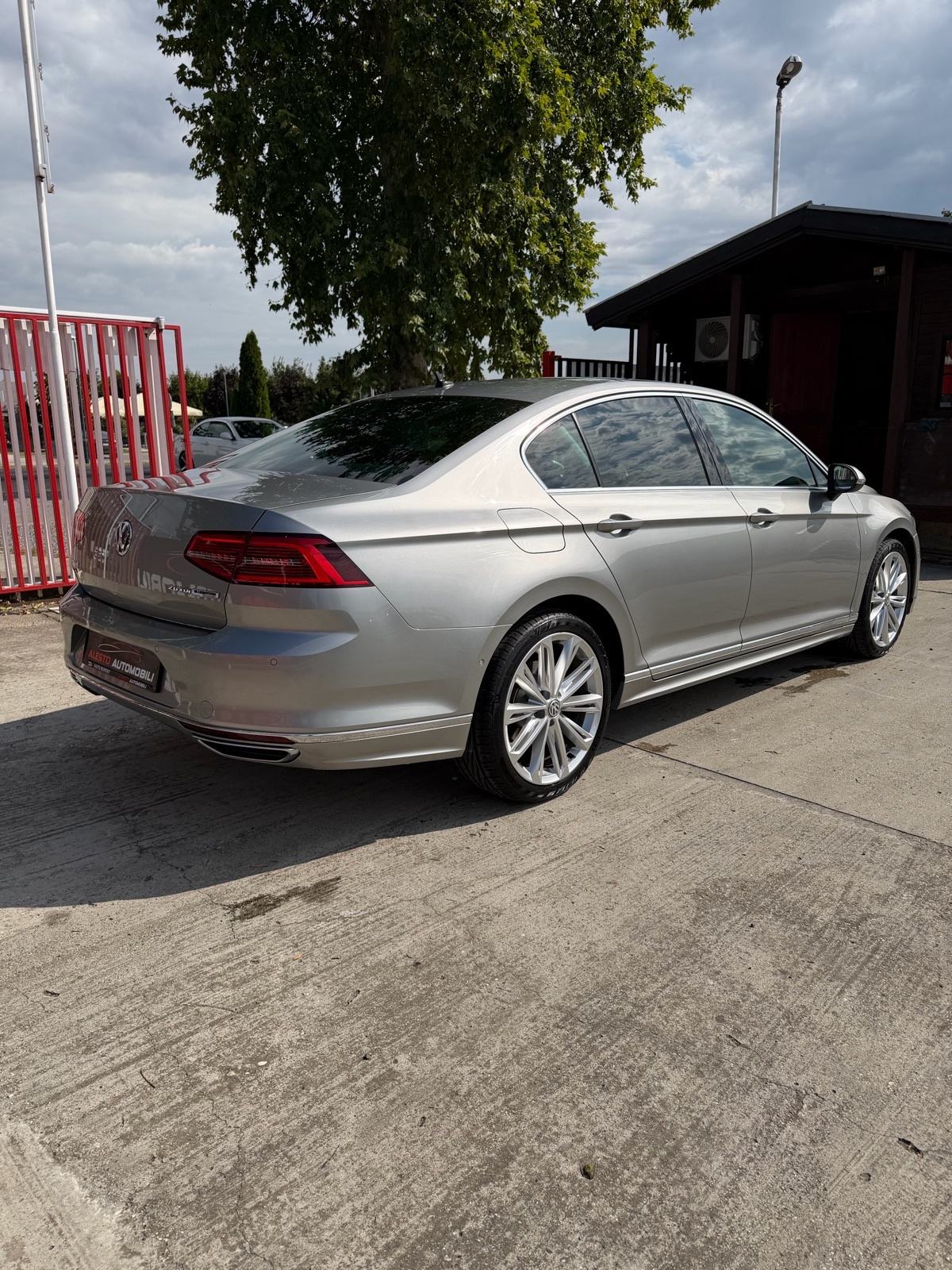VW PASSAT 2.0 TDI,R LINE,HIGH LINE,PANORAMA,TOP STANJE!!!, fotografija 8