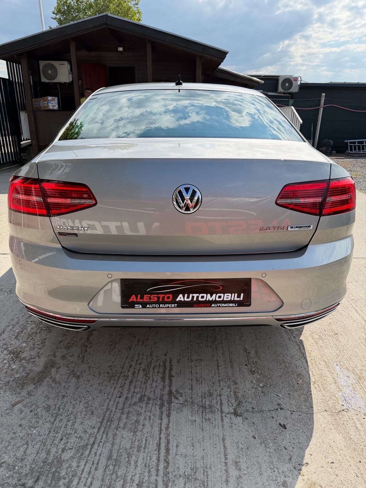 VW PASSAT 2.0 TDI,R LINE,HIGH LINE,PANORAMA,TOP STANJE!!!, fotografija 7