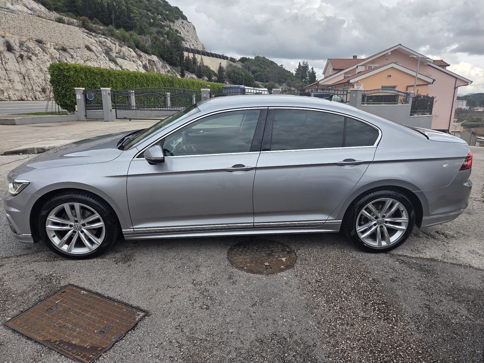 VW Passat 2,0 TDI R-LINE ** NIJE UVOZ ** JAMSTVO !!, fotografija 10