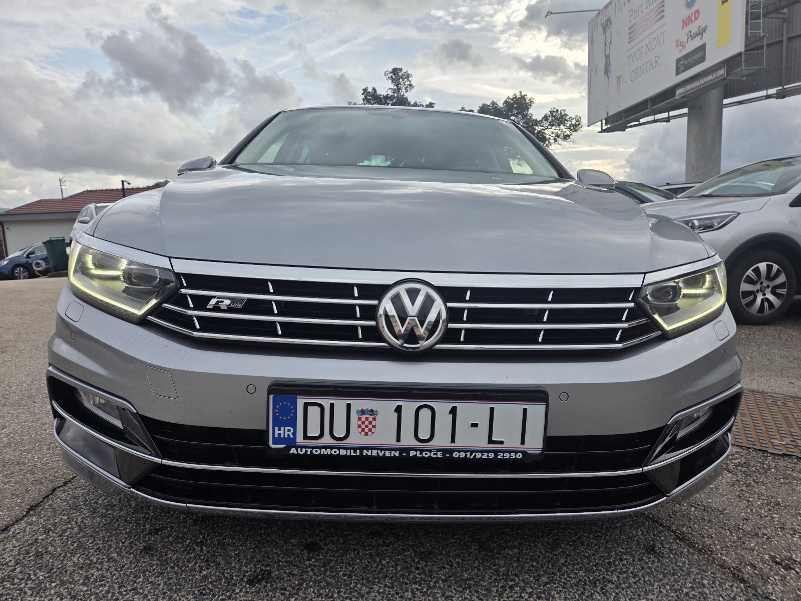 VW Passat 2,0 TDI R-LINE ** NIJE UVOZ ** JAMSTVO !!, fotografija 2