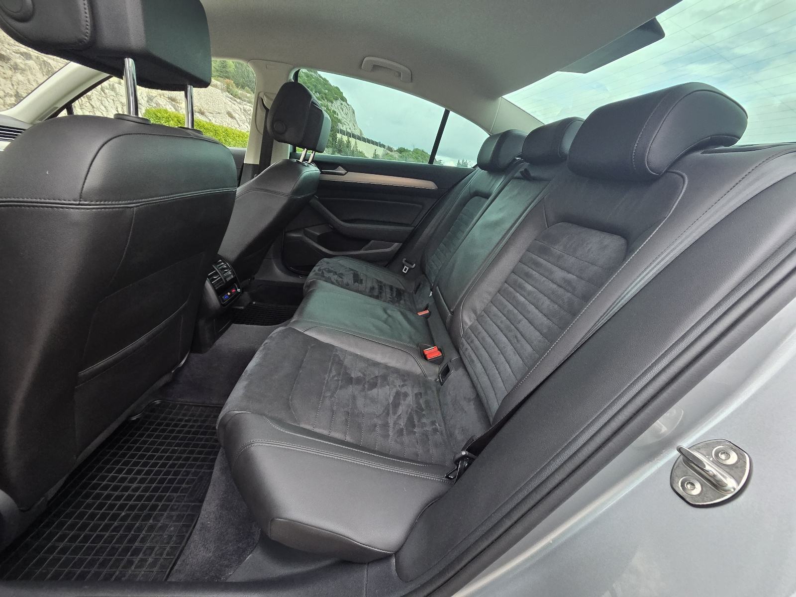 VW Passat 2,0 TDI R-LINE ** NIJE UVOZ ** JAMSTVO !!, fotografija 19