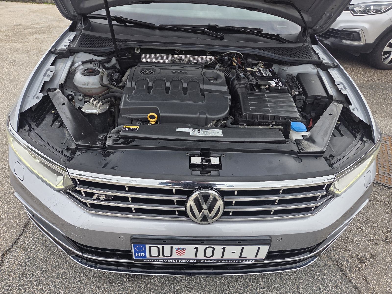 VW Passat 2,0 TDI R-LINE ** NIJE UVOZ ** JAMSTVO !!, fotografija 12