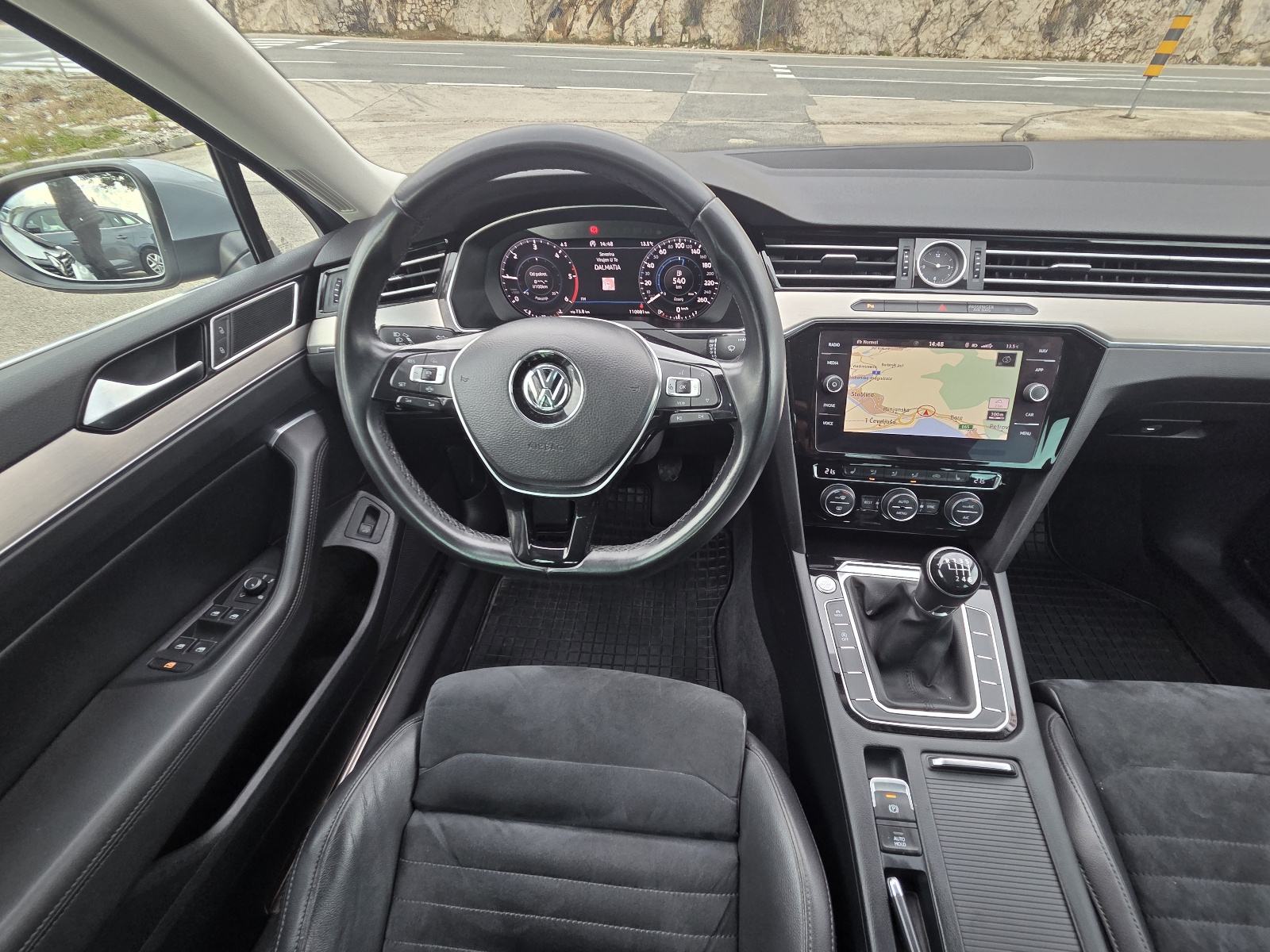 VW Passat 2,0 TDI R-LINE ** NIJE UVOZ ** JAMSTVO !!, fotografija 16