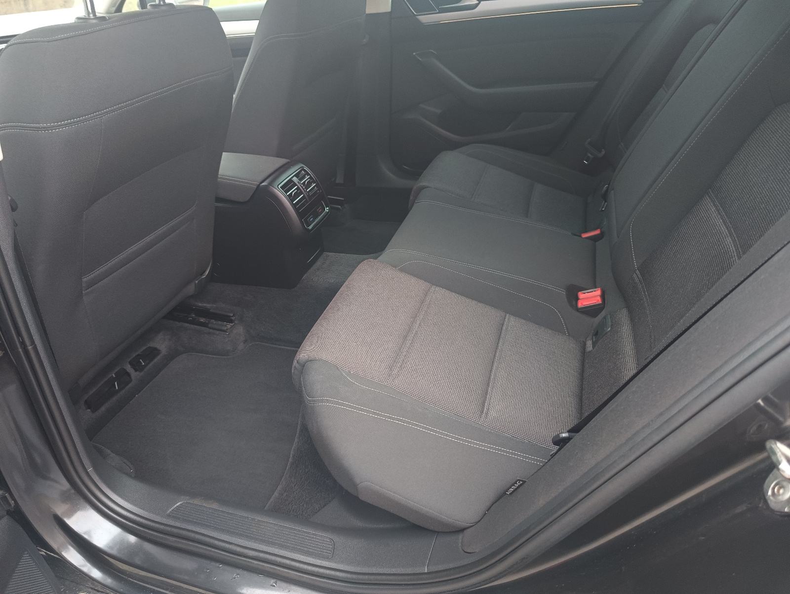 VW Passat 2,0 TDI,HIGHLINE,FUL LED, fotografija 2