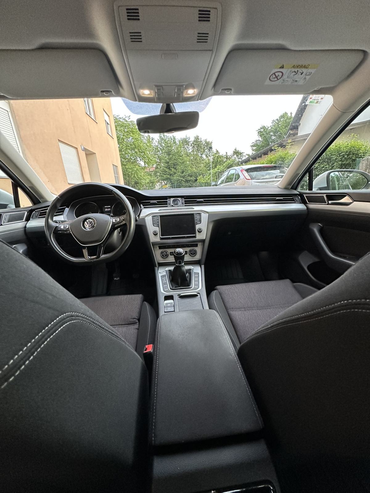 VW Passat 2,0 TDI, 2017.,154.351 km, reg. do 8.3.2027., tvornič. kuka, fotografija 6